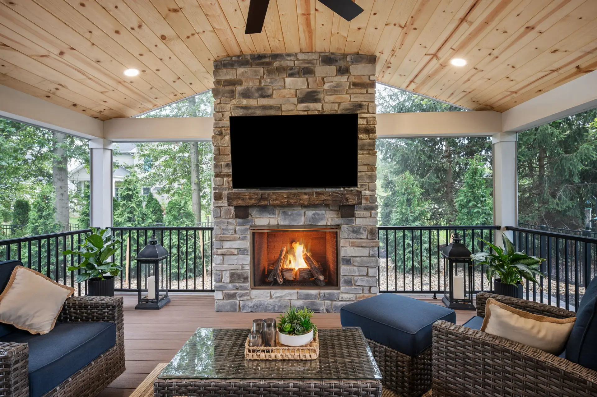 Screened Porch and Hot Tub Patio in Avon